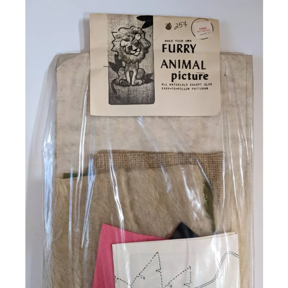 Vintage Mid-Century‎ Make Your Own Furry Animal Picture Craft Kit Lion Wall Art